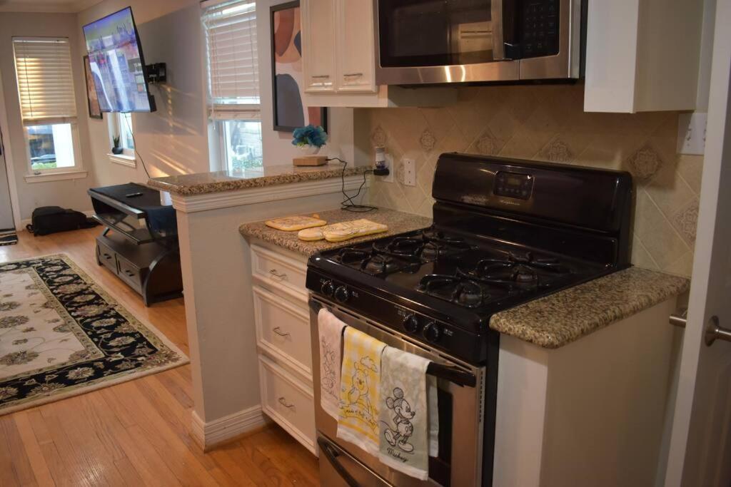 Townhouse Near Midtown Apartment Houston Ngoại thất bức ảnh