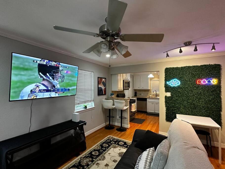 Townhouse Near Midtown Apartment Houston Ngoại thất bức ảnh